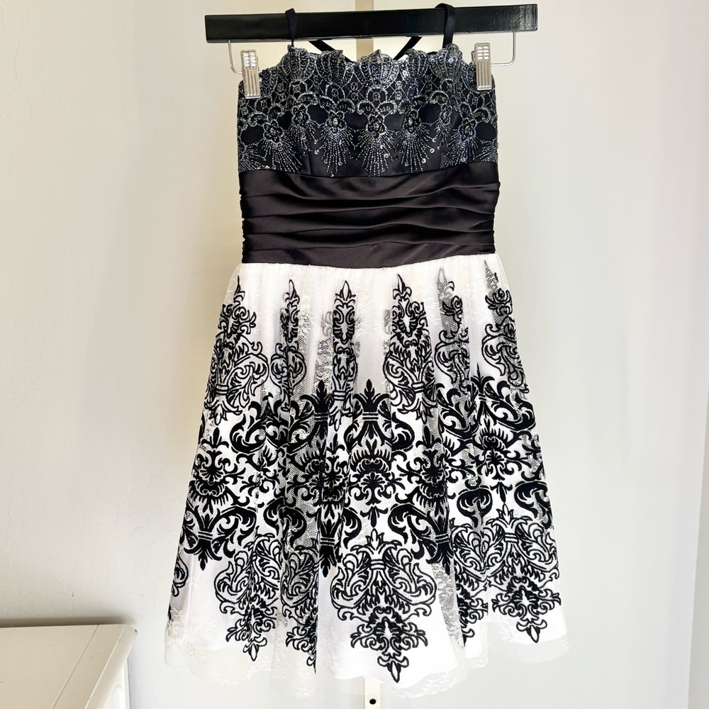 Blondie Nites Black & White Strapless Flocked Mesh Mini Party Dress, Juniors 1